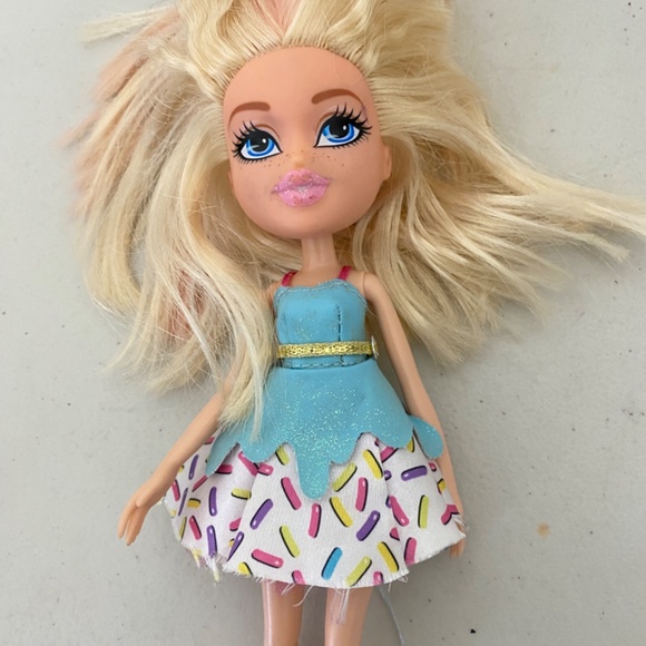 2015 MGA Bratz Fashion Action Figure Doll Sweet Sweet Style Cloe 10 inches - Picture 9 of 9